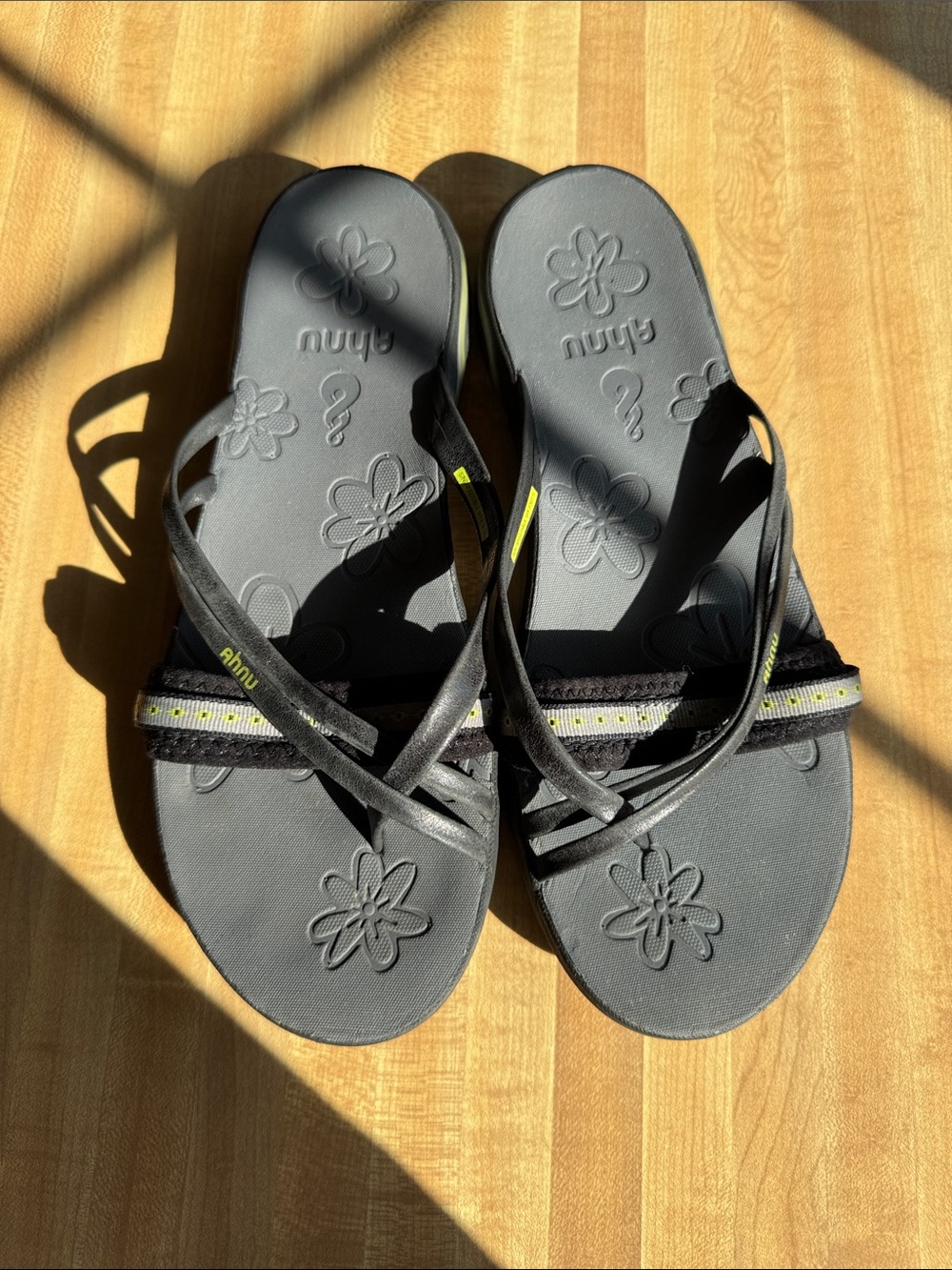 Ahnu strappy sandal sz 9 EUC - Picture 4 of 6
